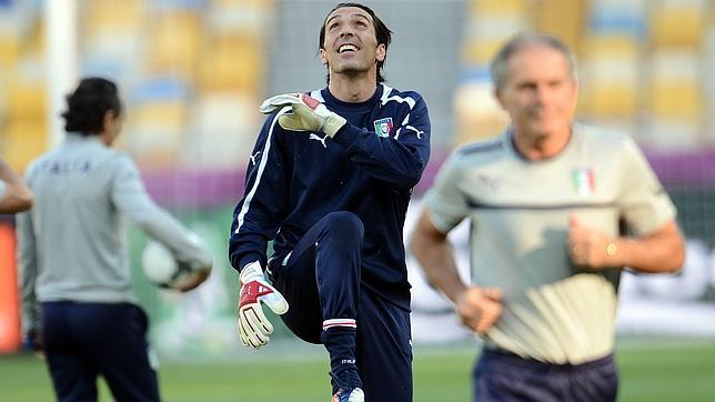 Buffon: «España es el equipo más fuerte del mundo, pero la final comienza empatada»