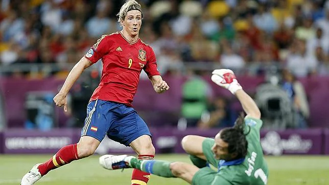 microscopio Composición Aburrir Fernando Torres logra la «Bota de oro» de la Eurocopa 2012 tras marcar a