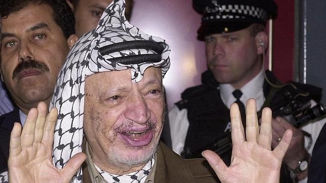 La viuda de Arafat pide que se exhume el cadáver del líder palestino
