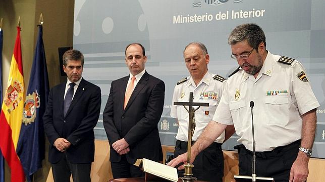 Cosidó, ante la cúpula de la Policía: «Hay que preservar la presunción de inocencia»