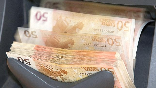 España coloca 3.000 millones pero paga un 6,50% en la deuda a diez años