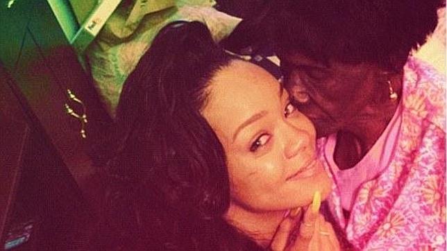 Rihanna viaja a Nueva York para dar el último adiós a su abuela «Dolly»