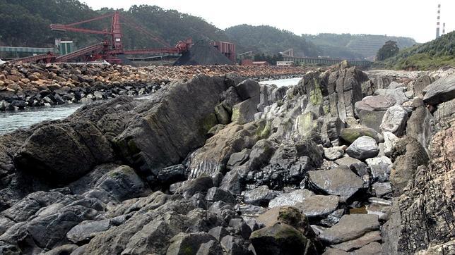 El vertido de fuel de Aboño mancha las playas de Cantabria