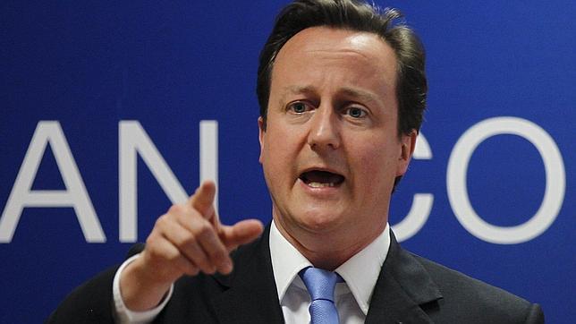 David Cameron, asediado por escándalos, crisis y rebeliones