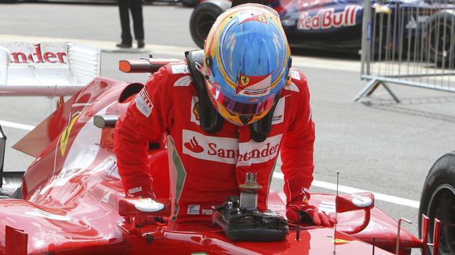 Domenicali: «Es bueno que Hamilton y Vettel pierdan algunos puntos»