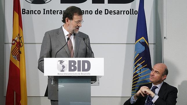 El Eurogrupo ofrece relajar el compromiso de déficit a cambio de un drástico ajuste