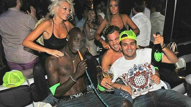 Balotelli vive la noche en Saint Tropez