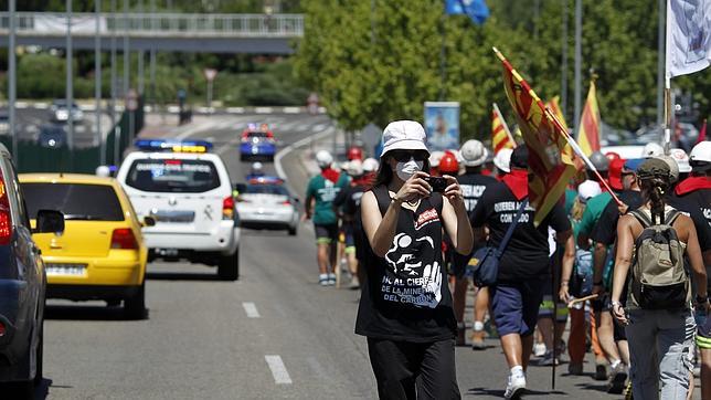 Rubalcaba pide a Rajoy que cumpla el plan del carbón y «dialogue» con los mineros