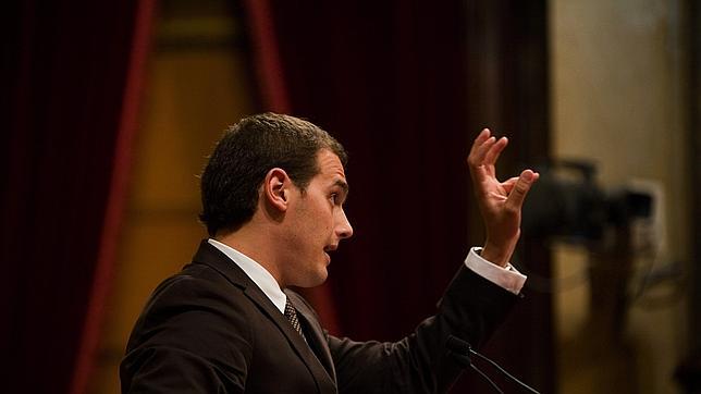 Ciudadanos presenta la campaña #investigacionbanca