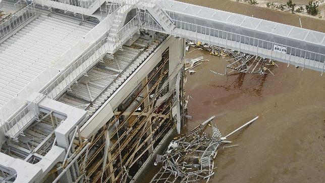 Imágenes inéditas de cómo el tsunami arremete contra la central de Fukushima