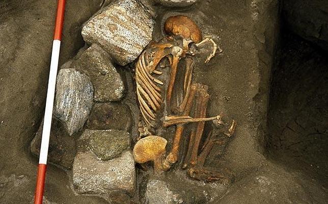 Hallan dos momias «Frankenstein» en Escocia