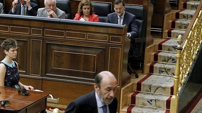 Rubalcaba dice que «la desconfianza es total en España»