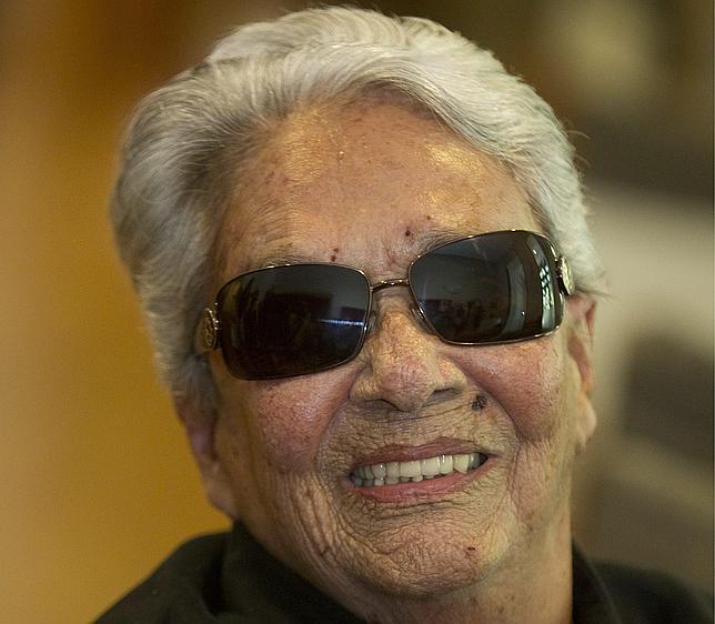 Chavela Vargas, hospitalizada por «gran cansancio» tras un concierto