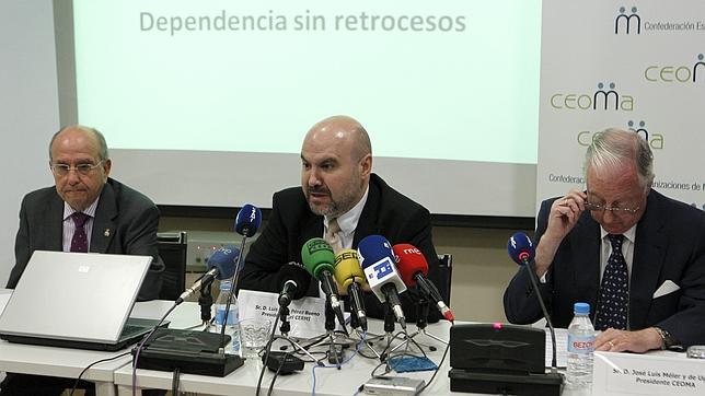 Organizaciones de dependientes creen que la reforma basada en el ahorro «no es admisible»