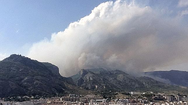 El incendio en la Sierra de Mariola está controlado