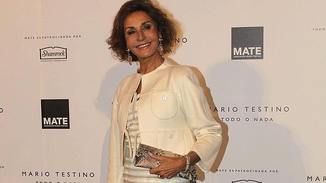 Naty Abascal apoya a Mario Testino en la inauguración de su asociación, MATE