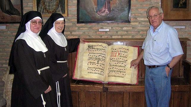El Monasterio de Santa Clara incorpora dos cantorales de los siglos XVI y XVII