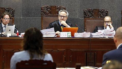 Una testigo del «Caso Kárate» afirma que a los 10 años fue iniciada en el sexo