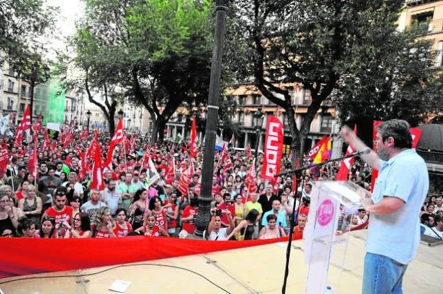 Miles de personas salen a la calle contra los recortes