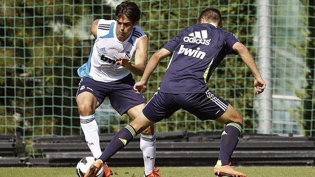 El Castilla golea al primer equipo en su 40 aniversario