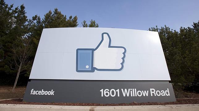 Facebook presenta pérdidas tras su salida a Bolsa