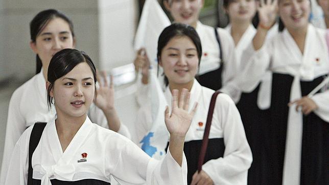 La esposa del líder norcoreano, una adolescente en Corea del Sur en 2005