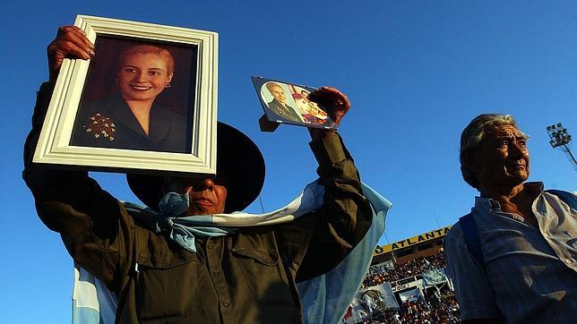 Cristina de Kirchner «rescata» a Evita en el 60 aniversario de su muerte
