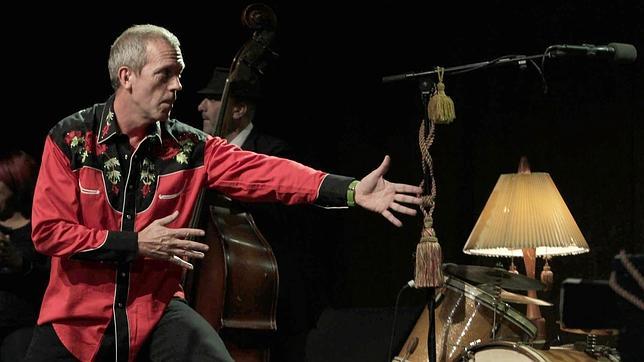 «House» sustituye el bastón por el piano y se mete en el bolsillo al público de Barcelona