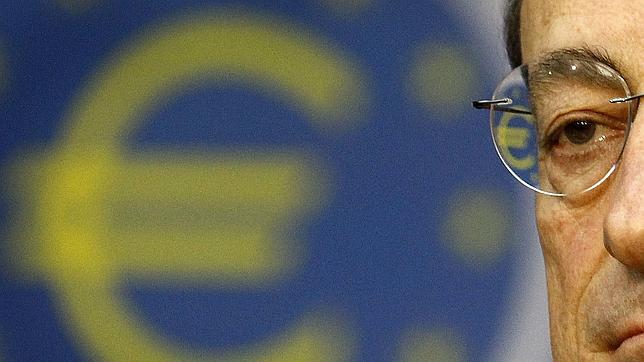 El BCE podría comprar deuda española en manos de entidades financieras e inversores para reducir los intereses