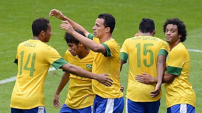 Londres 2012: Marcelo dirige la goleada de Brasil