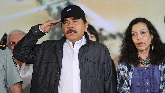 El líder de Nicaragua hace campaña a favor de Chávez para seguir recibiendo ayudas