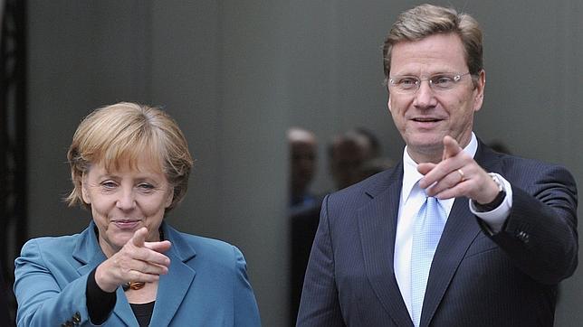 Westerwelle no quiere que el BCE compre deuda