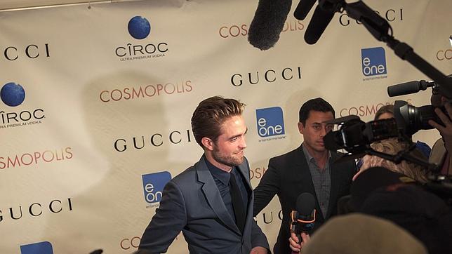 Robert Pattinson reaparece tras la infidelidad de Kristen Stewart