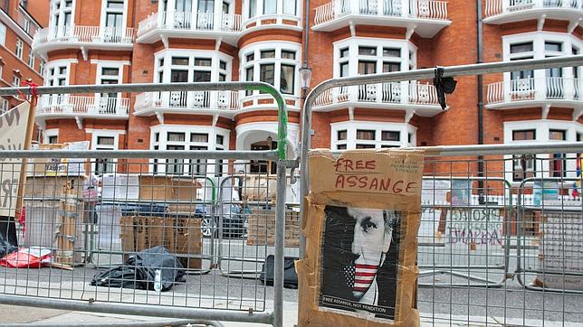 Presionan a Australia para que intervenga en el caso Assange