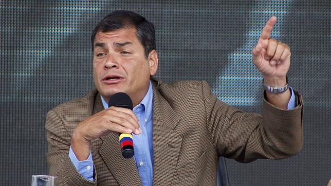 Correa tacha de «colonialista» el comportamiento de Reino Unido para obtener la custodia de Assange