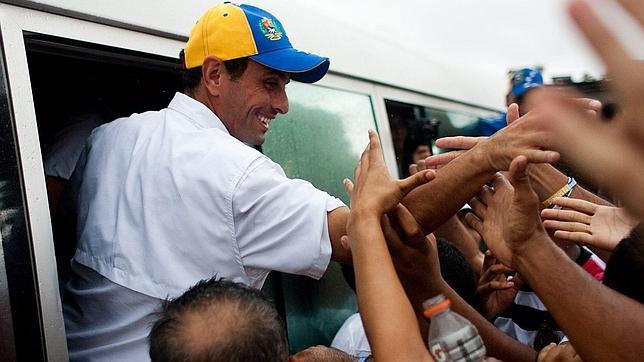 Capriles causa furor en Catia, cuna del chavismo