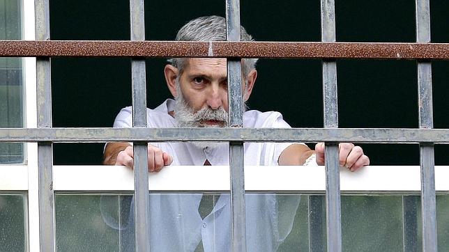 Forense y fiscal se reúnen mientras se ultima el informe sobre la salud de Bolinaga