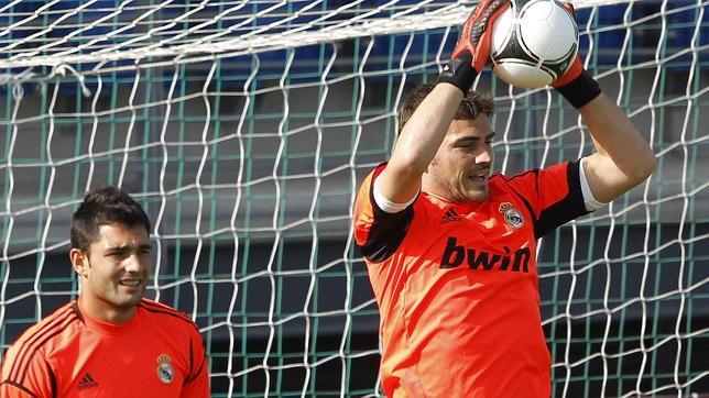 Barcelona-Real Madrid: dos grandes, pero bajo mínimos