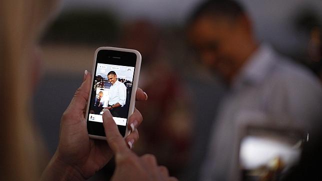 Elecciones EE.UU. 2012: Obama da luz verde a las donaciones por SMS