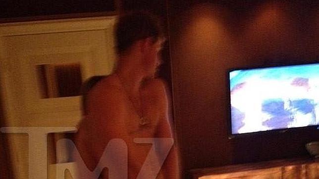 La Casa Real británica confirma la autenticidad de las fotos del príncipe Enrique desnudo en Las Vegas