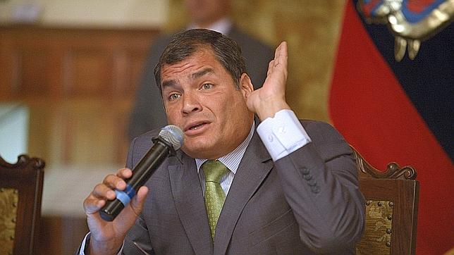 Correa confirma contactos con el Reino Unido