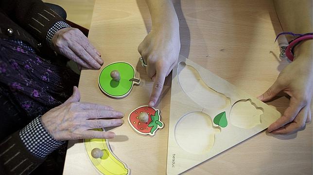 El deterioro mental del Alzheimer es más rápido en las mujeres que en los hombres