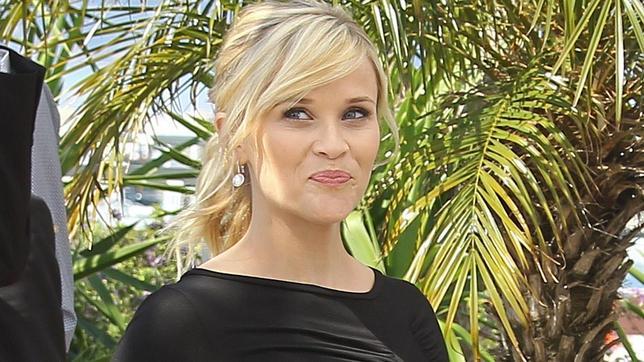 Reese Whiterspoon regresa a su casa a esperar el nacimiento de su bebé