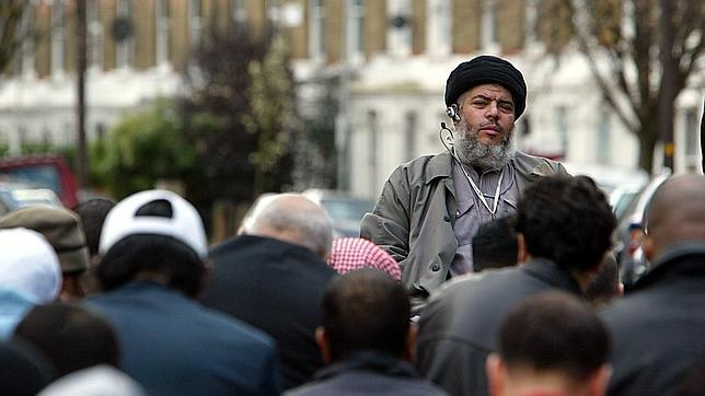 Un tribunal británico declara culpable de robo a mano armada al hijo de Abu Hamza