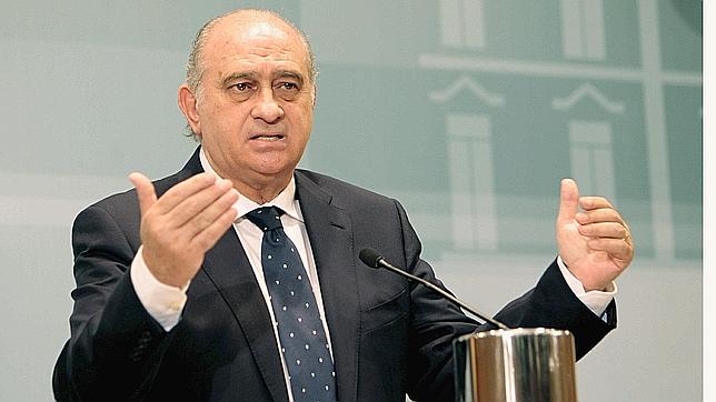 El juez pregunta si el TS debe investigar a Fernández Díaz