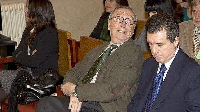 Matas comparece ante el juez por el contrato de su mujer con un hotelero