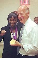 Claressa Shields, una boxeadora de oro de vuelta al instituto