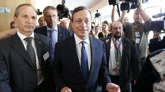 El BCE comprará deuda soberana sin límites pero con condiciones, informa Bloomberg