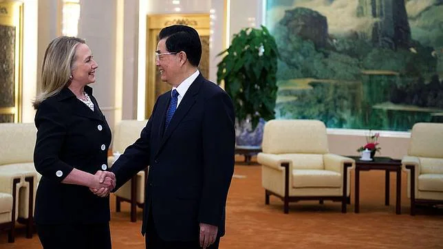 Clinton y Hu Jintao discuten sobre las disputas territoriales de China