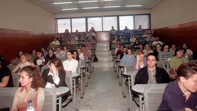 318 plazas MIR menos para la convocatoria 2012-2013